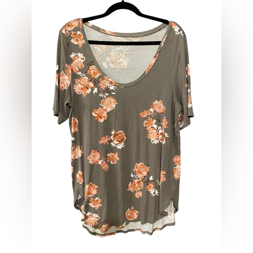 Maurices Sage Floral Tunic NWOT - Picture 2 of 3